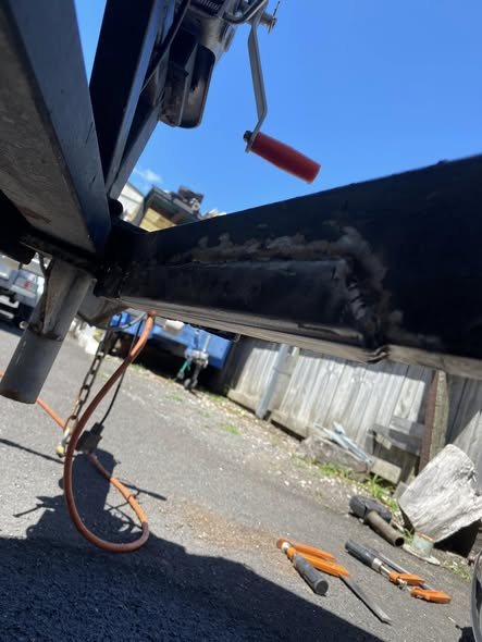 Boat trailer plate weld